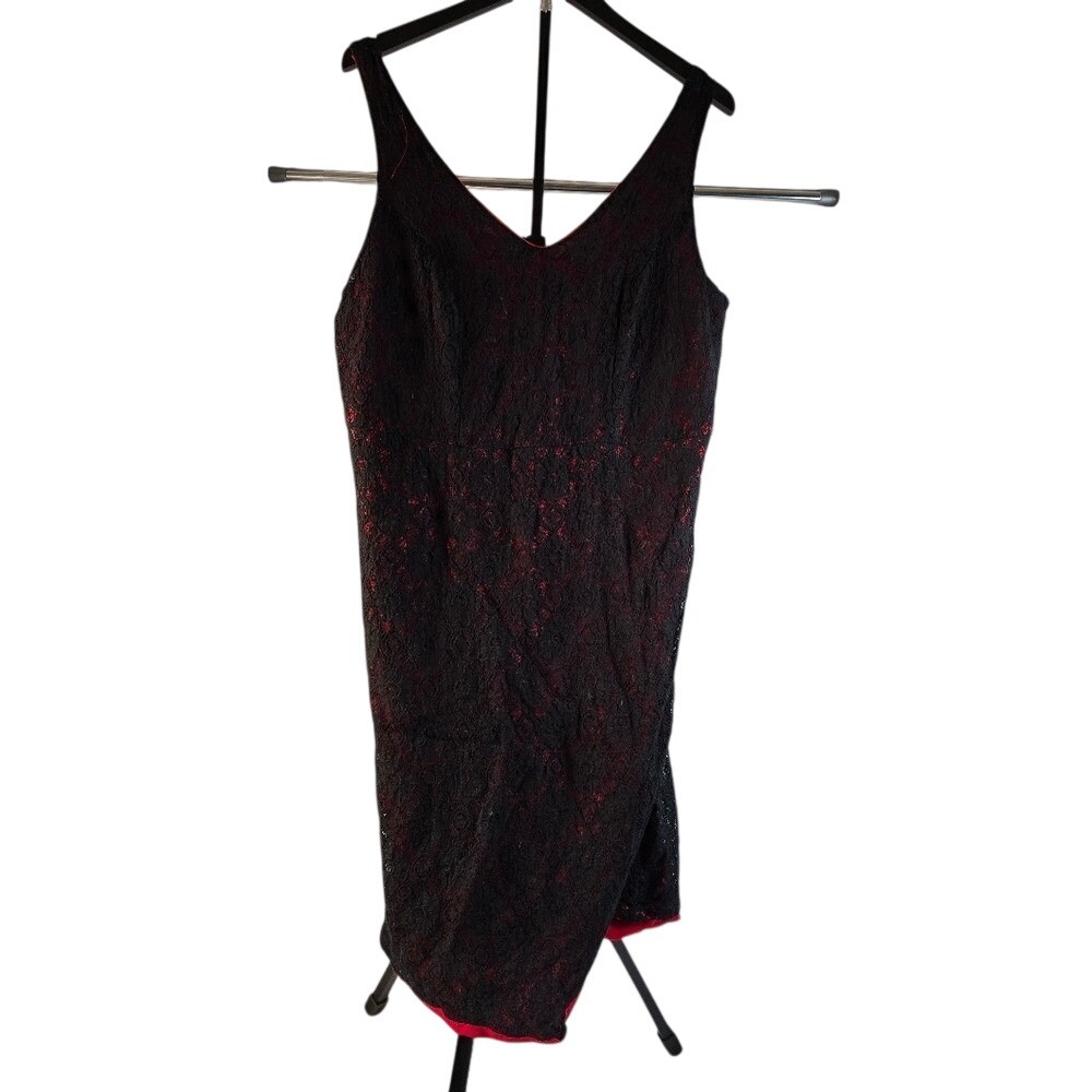 Torrid Black Floral Lace Red Lining V-Neck‎ Cocktail Dress Size 12 Sleeveless